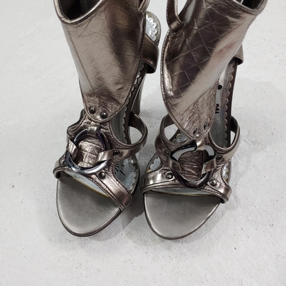 Naughty Monkey Silver Heels - Picture 4 of 12